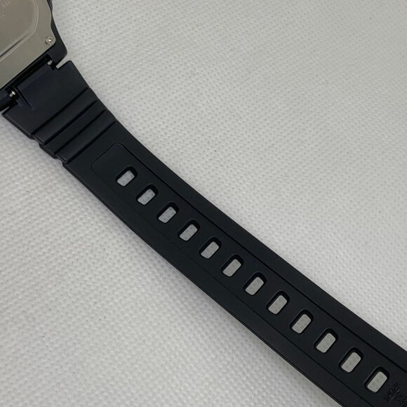 Casio Illuminator Watch 40mm Black silver tone Digital 3237 W-213 50MWR running - Picture 9 of 9